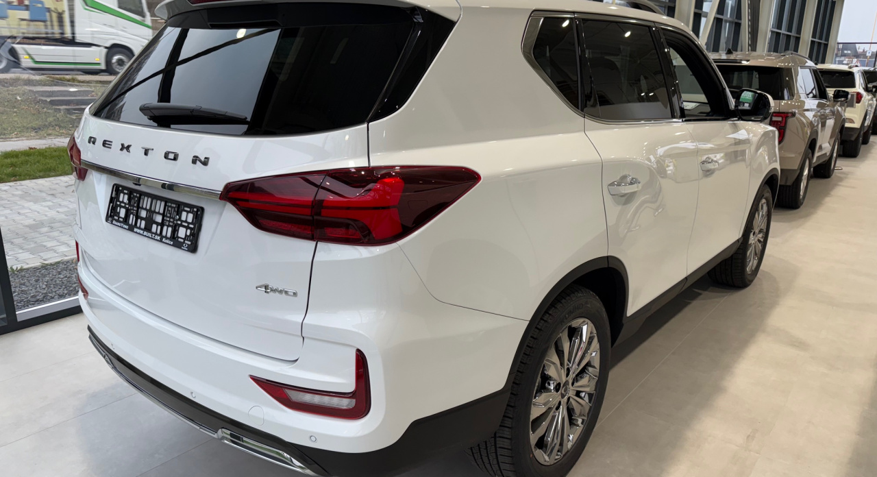 KGM Rexton biely