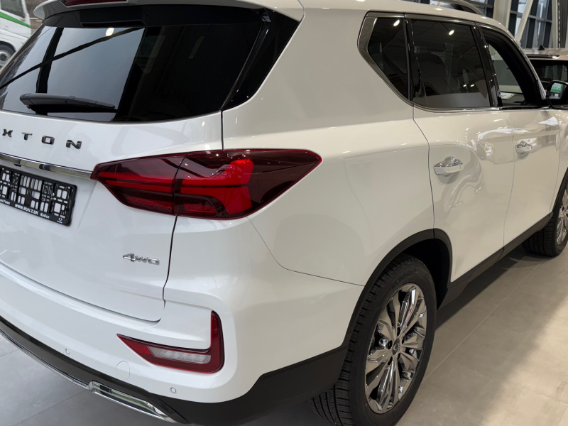 KGM Rexton biely