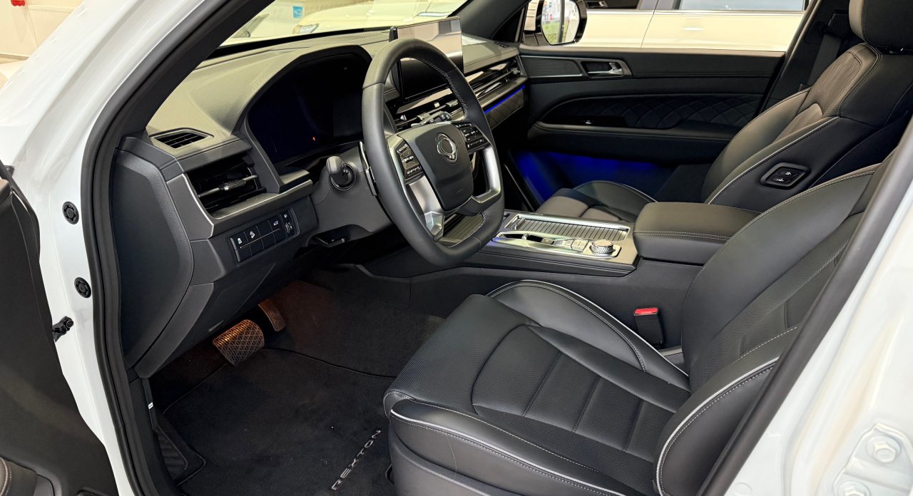 KGM Rexton biely
