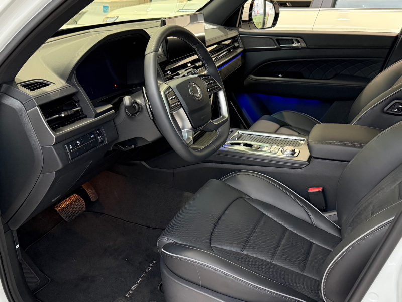 KGM Rexton biely
