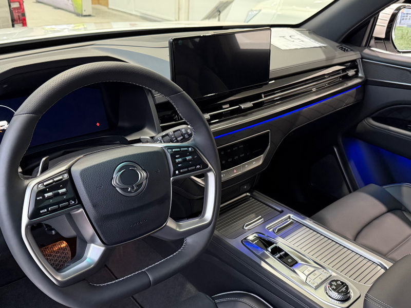 KGM Rexton biely